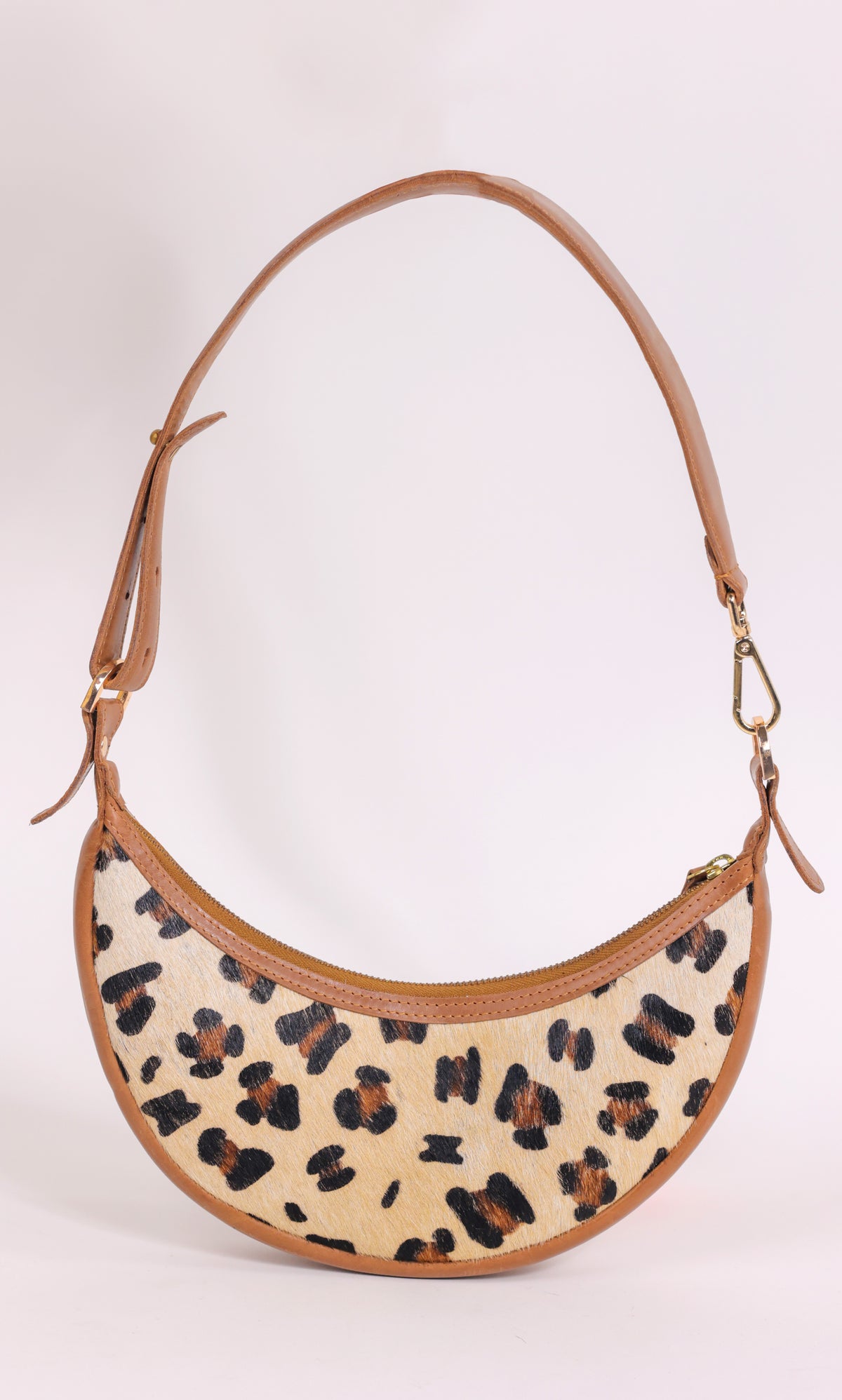 Kimora leopard paw